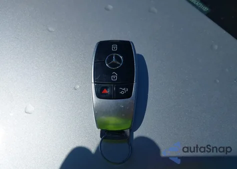 2020 Mercedes-Benz E 350 4Matic z USA, uszkodzony, nr VIN WDDZF8EB5LA731137